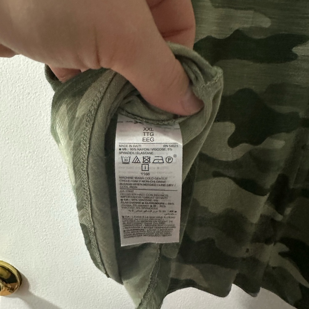 Women’s Old Navy Tank Top - Picture 5 of 5